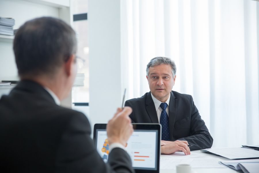 Senior-Beratung. Kein Trainee am Steuer.